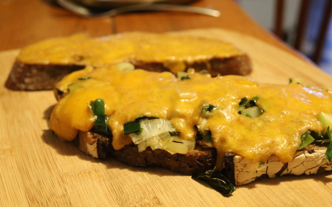 Tartine galloise aux poireaux
